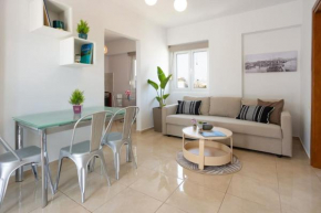 Bright, Serene Penthouse in Town Center w Seaview